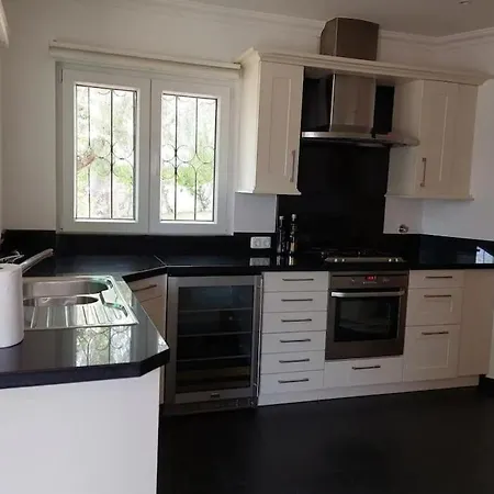 Vila Annabel - Vilamoura - 4br - Private Pool & Gardens 别墅